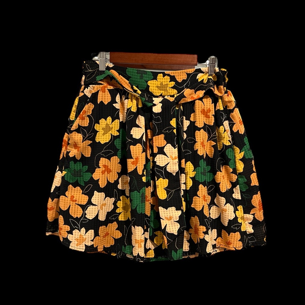 Who What Wear Skirts | Who What Wear Skirt | Color: Black/Gold | Size: M‎